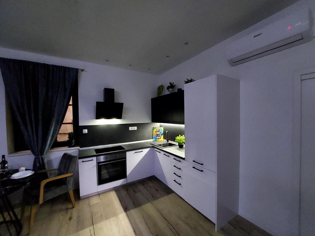 V Apartment Šibenik Exteriör bild