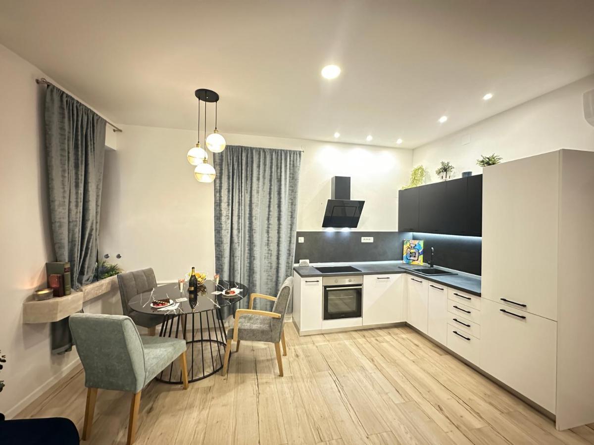 V Apartment Šibenik Exteriör bild