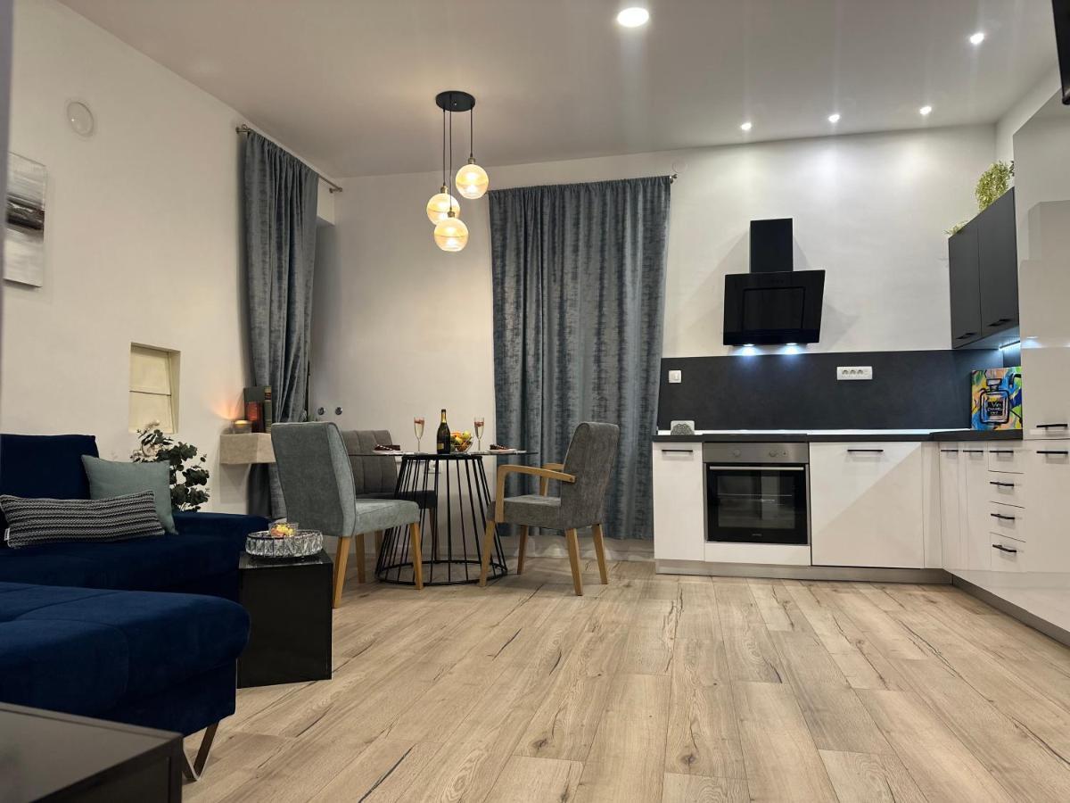 V Apartment Šibenik Exteriör bild